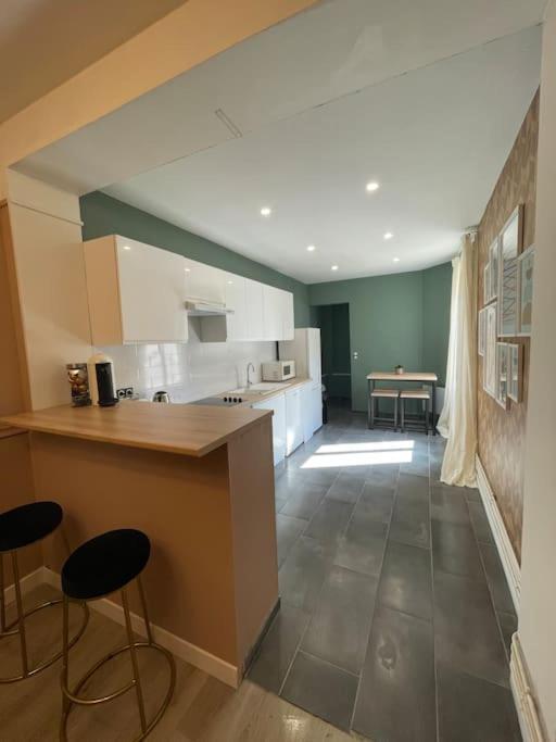 Appartement Spacieux A Deux Pas Du Centre Reims Exterior photo